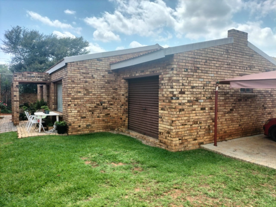 4 Bedroom Property for Sale in Vaal Park North West